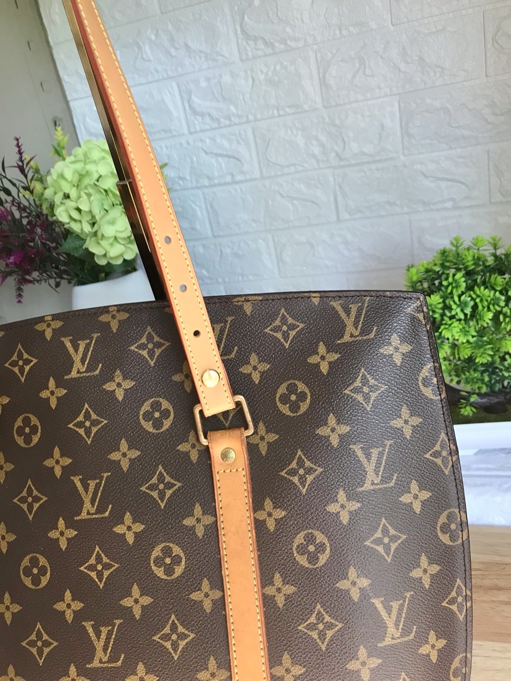 Louis Vuitton Brown Monogram Canvas Tote with Tan Leather Straps - Picture 7 of 14